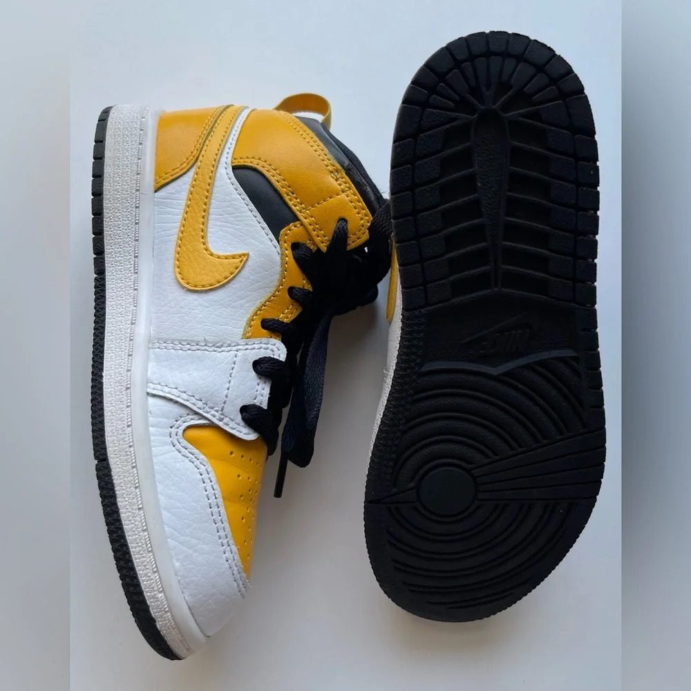 Nike Kids Yellow‎ and White Sneakers